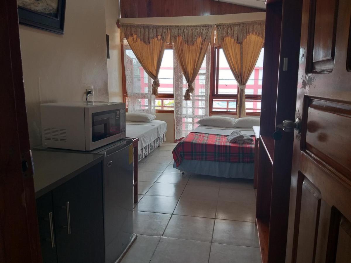 Hostal Miconia Puerto Ayora  Ngoại thất bức ảnh