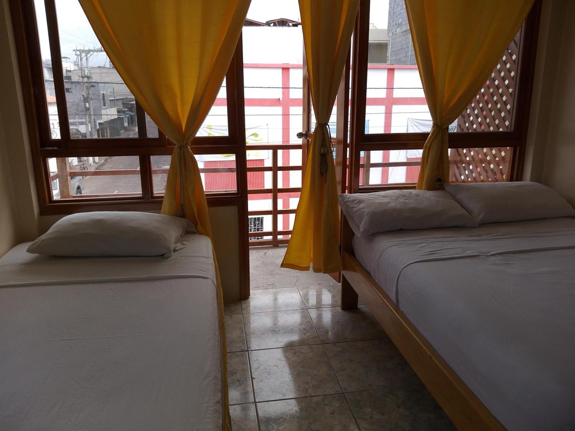 Hostal Miconia Puerto Ayora  Phòng bức ảnh