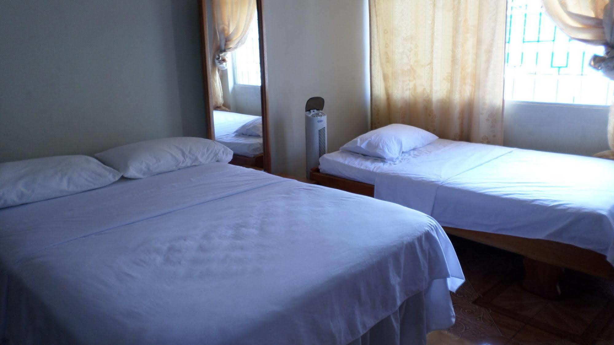 Hostal Miconia Puerto Ayora  Ngoại thất bức ảnh